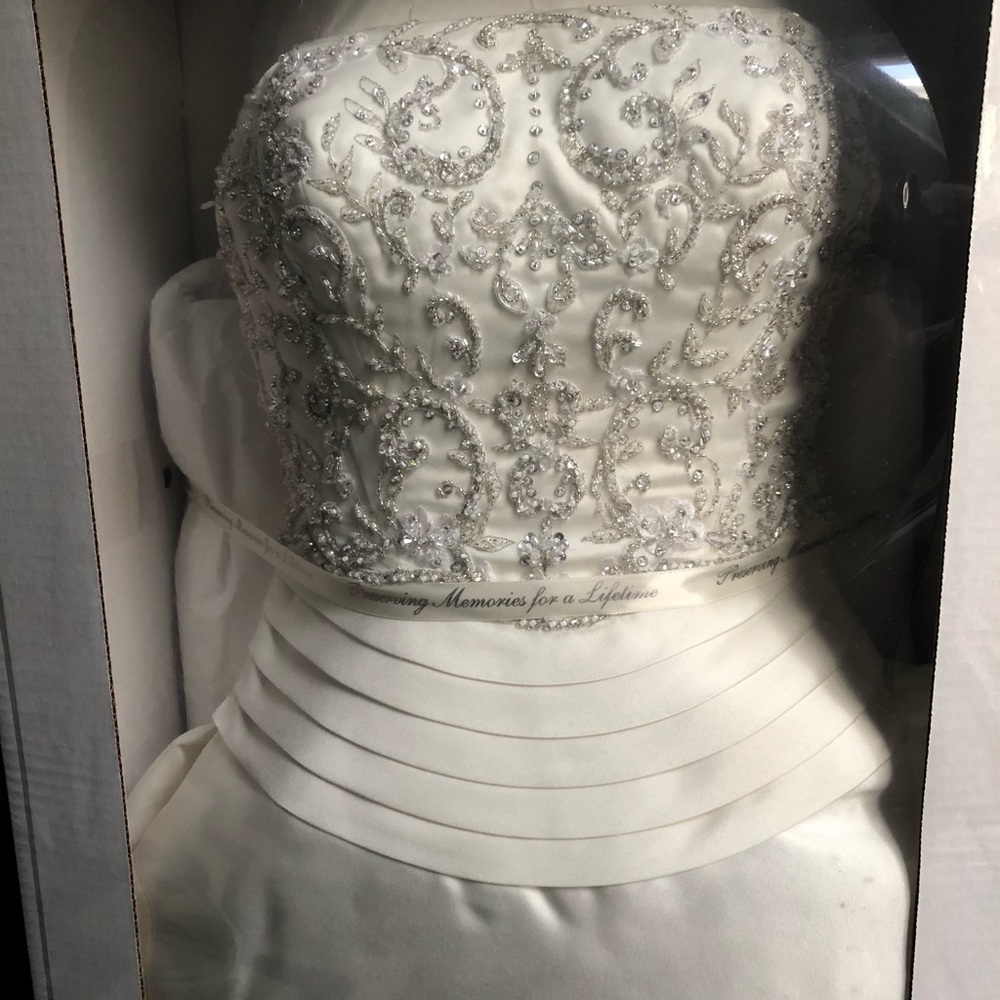 Elegant Ballgown Wedding Dress
